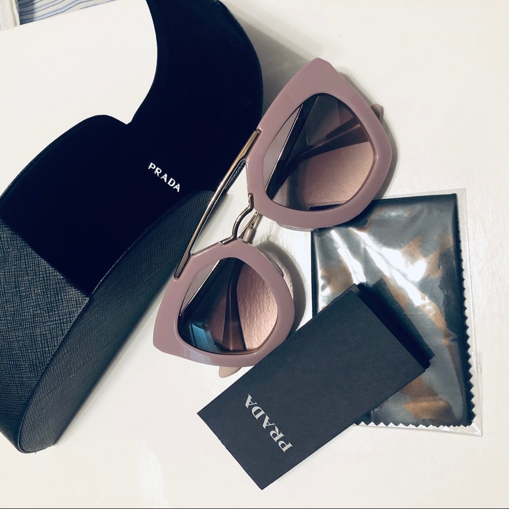 oto- NWT PRADA sunglasses🕶